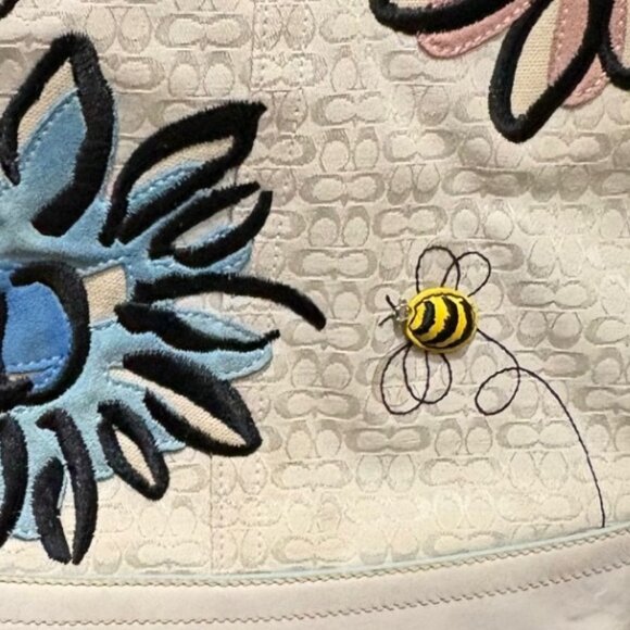 Coach White Floral Bee Crossbody Shoulder Bag F10871 - Picture 2 of 12